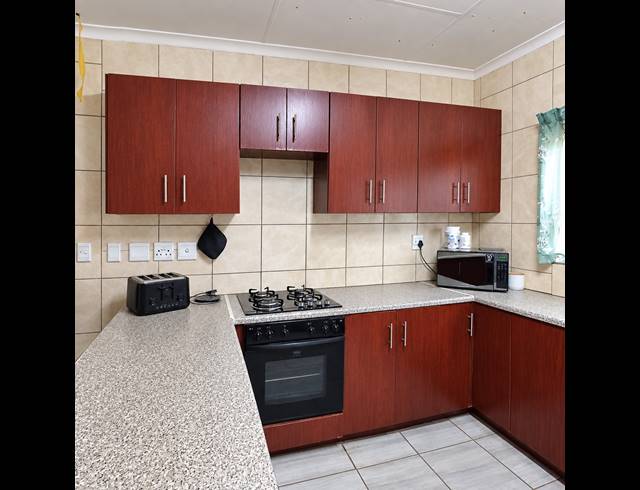 2 BEDROOM HOUSE FOR SALE IN RIVERSDALE